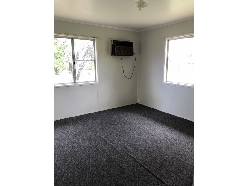 32 Beresford Crescent, Dysart QLD 4745