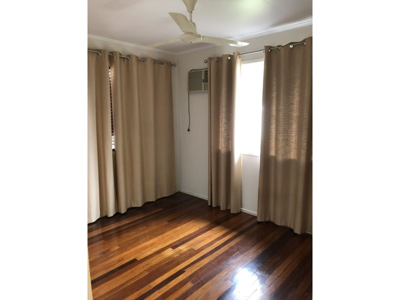 5 McLennan Court, Dysart QLD 4745