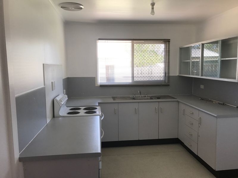 24 Beardmore Crescent, Dysart QLD 4745