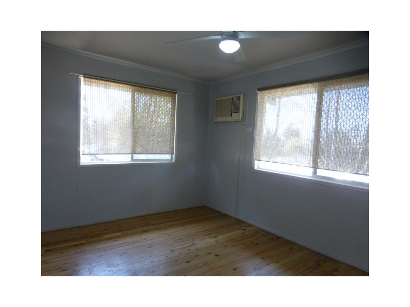 24 Beardmore Crescent, Dysart QLD 4745