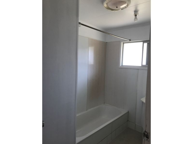 24 Beardmore Crescent, Dysart QLD 4745
