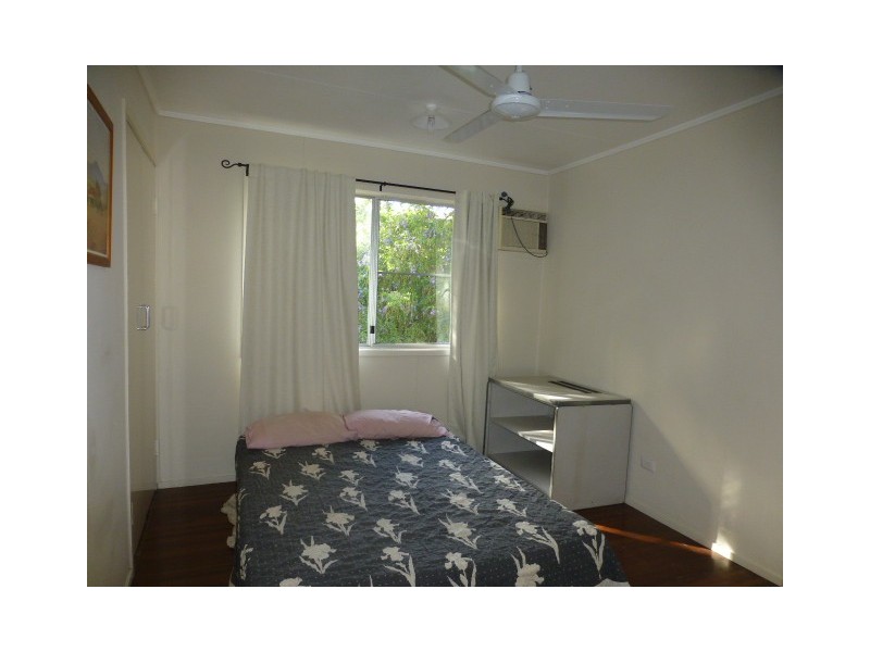 3 Middle Crescent, Dysart QLD 4745