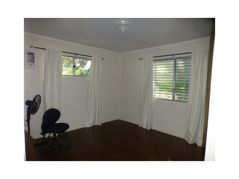 3 Middle Crescent, Dysart QLD 4745