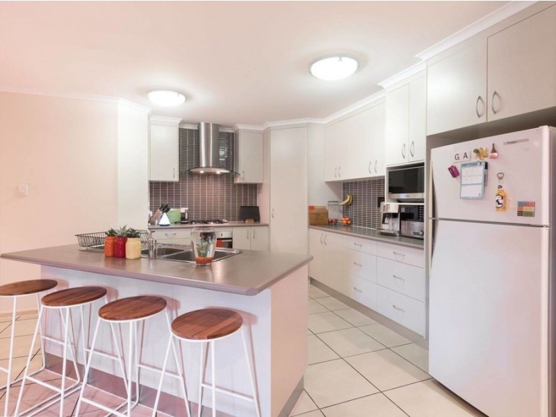 25 Woden Crescent, Ooralea QLD 4740