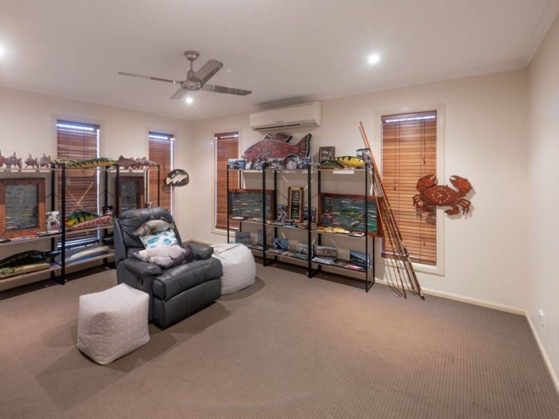 25 Woden Crescent, Ooralea QLD 4740