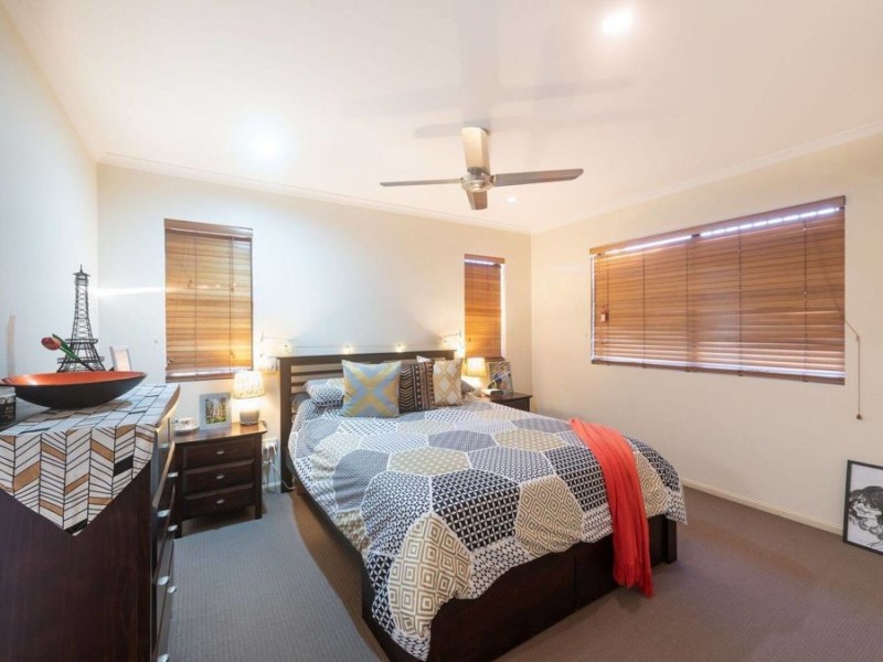 25 Woden Crescent, Ooralea QLD 4740