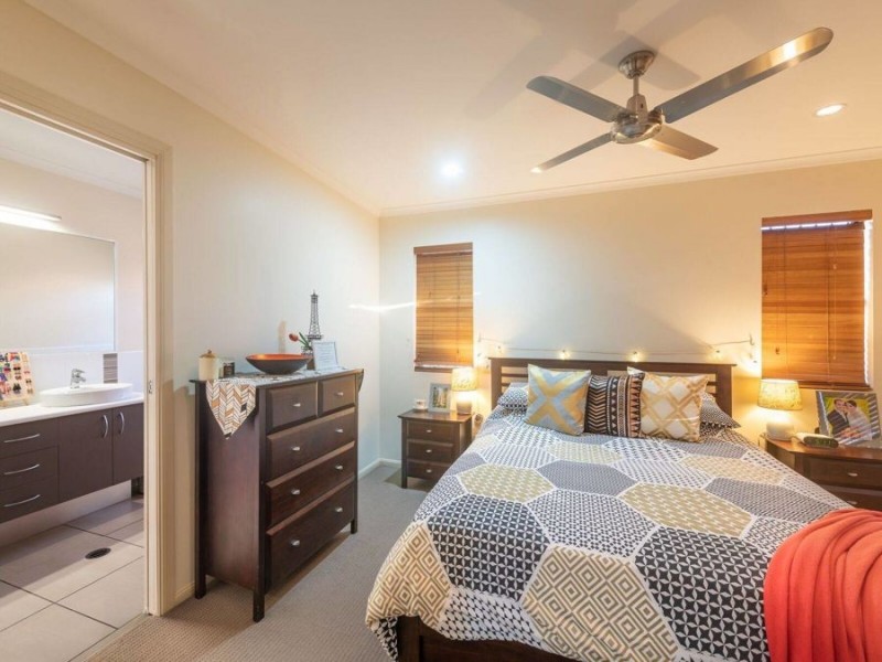 25 Woden Crescent, Ooralea QLD 4740