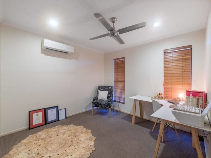 25 Woden Crescent, Ooralea QLD 4740