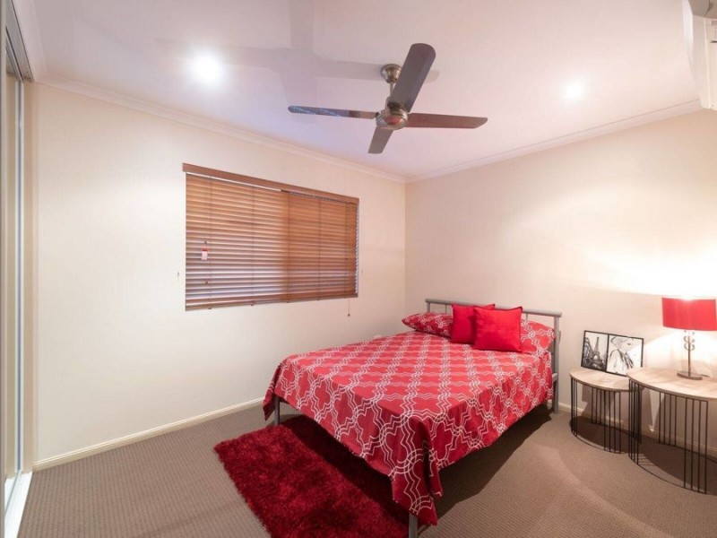 25 Woden Crescent, Ooralea QLD 4740