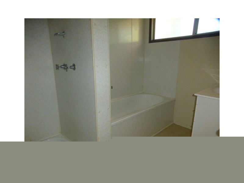 24 Winterer Crescent, Dysart QLD 4745