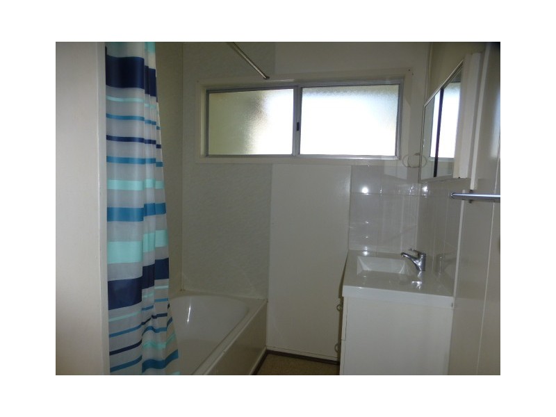 3 Middle Crescent, Dysart QLD 4745