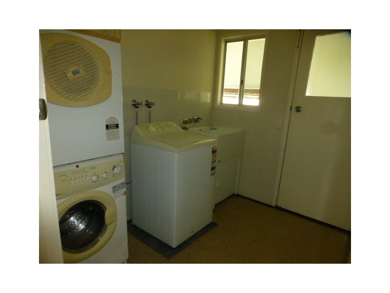 3 Middle Crescent, Dysart QLD 4745