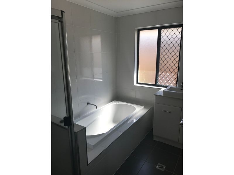 4 Chameo Place, Marian QLD 4753