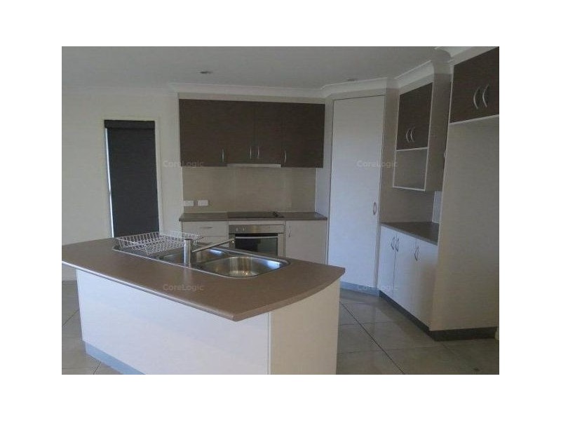 16 Lancaster Way, Ooralea QLD 4740