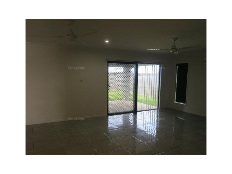 16 Lancaster Way, Ooralea QLD 4740
