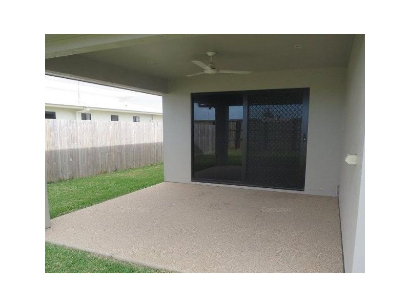 16 Lancaster Way, Ooralea QLD 4740