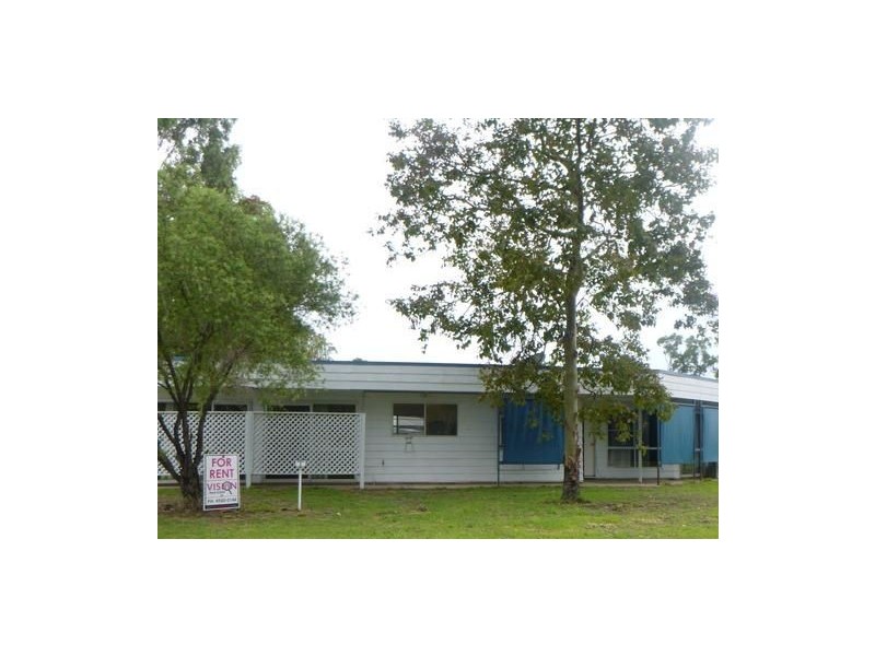 2 Tulloch Street, Middlemount QLD 4746