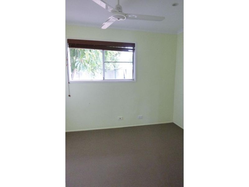 2 Tulloch Street, Middlemount QLD 4746