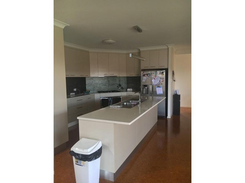 10 Lakeview Drive, Beaconsfield QLD 4740