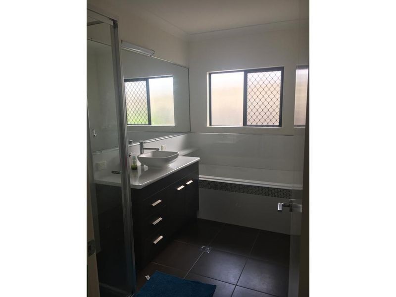 10 Lakeview Drive, Beaconsfield QLD 4740