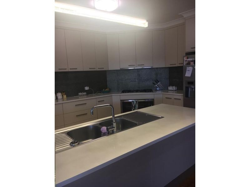 10 Lakeview Drive, Beaconsfield QLD 4740