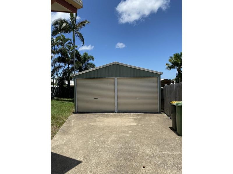 10 Dumfries Court, Beaconsfield QLD 4740