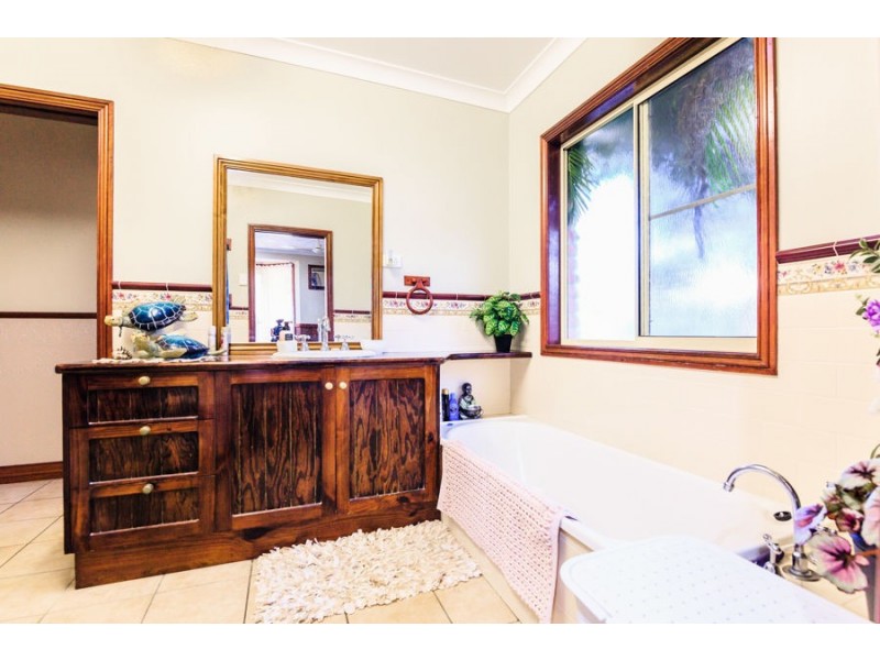 12 Matilda Court, Mirani QLD 4754