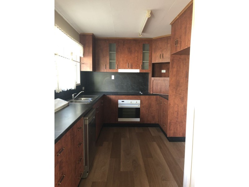 24 Cook Crescent, Dysart QLD 4745