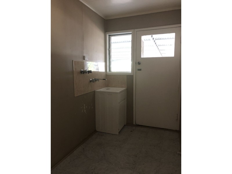 24 Cook Crescent, Dysart QLD 4745