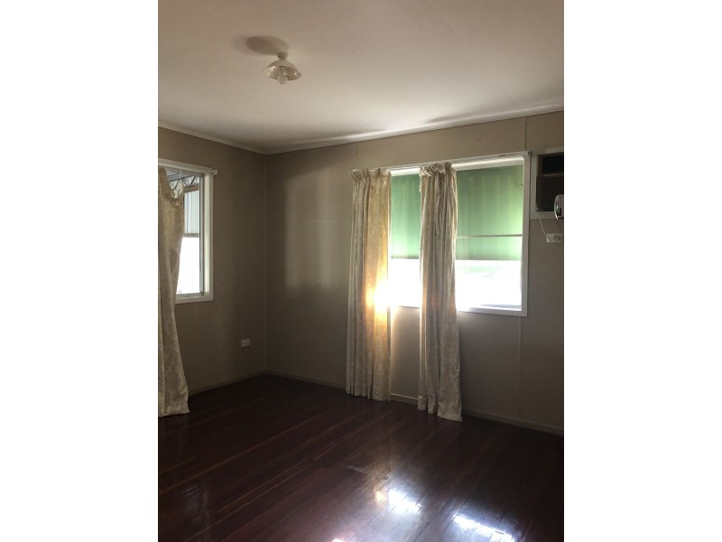 24 Cook Crescent, Dysart QLD 4745