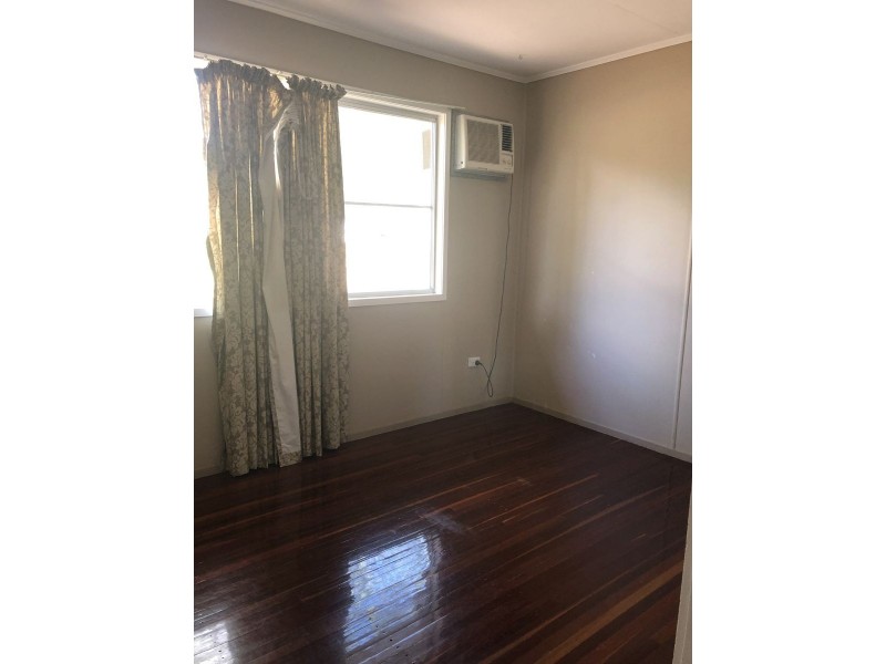 24 Cook Crescent, Dysart QLD 4745