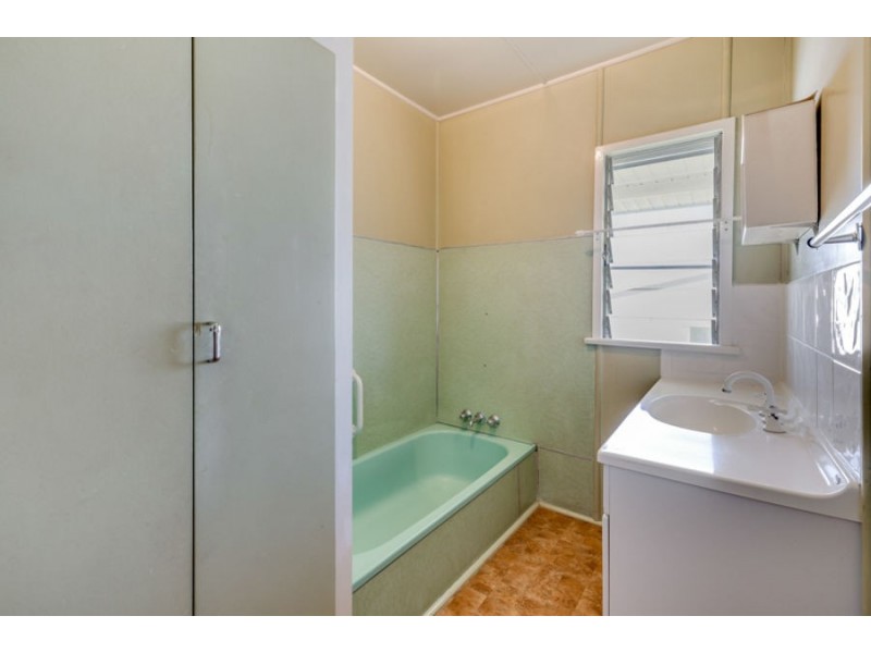 25 Peak Downs Highway, Ooralea QLD 4740