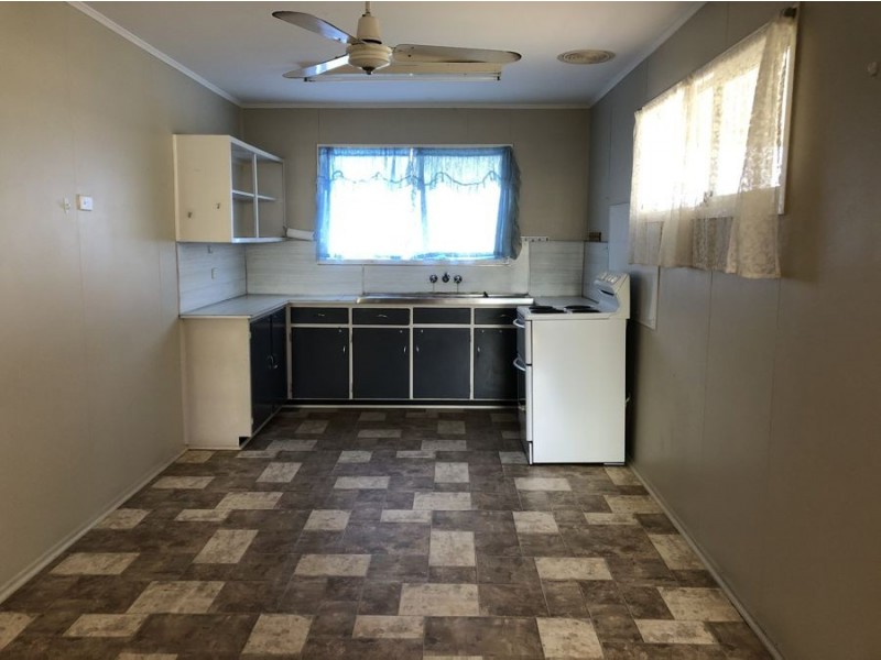 2 Wallace Street, Dysart QLD 4745