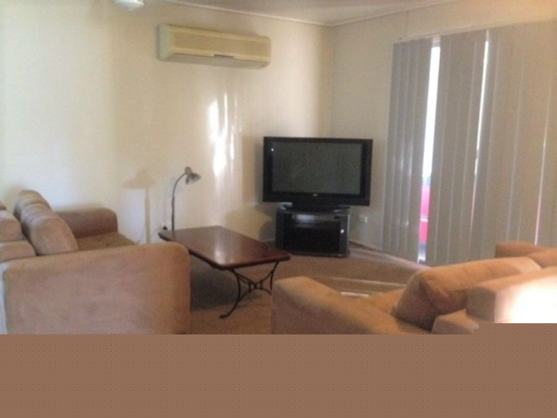9 Cook Street, Dysart QLD 4745
