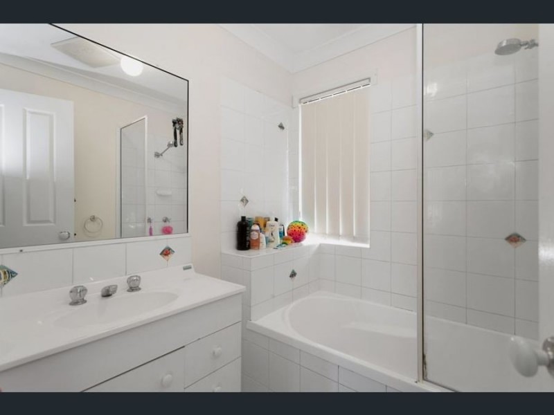 1 The Barons Drive, Andergrove QLD 4740