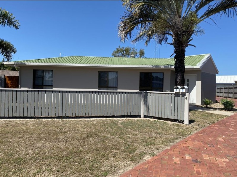 2/4 Peter Court, Andergrove QLD 4740