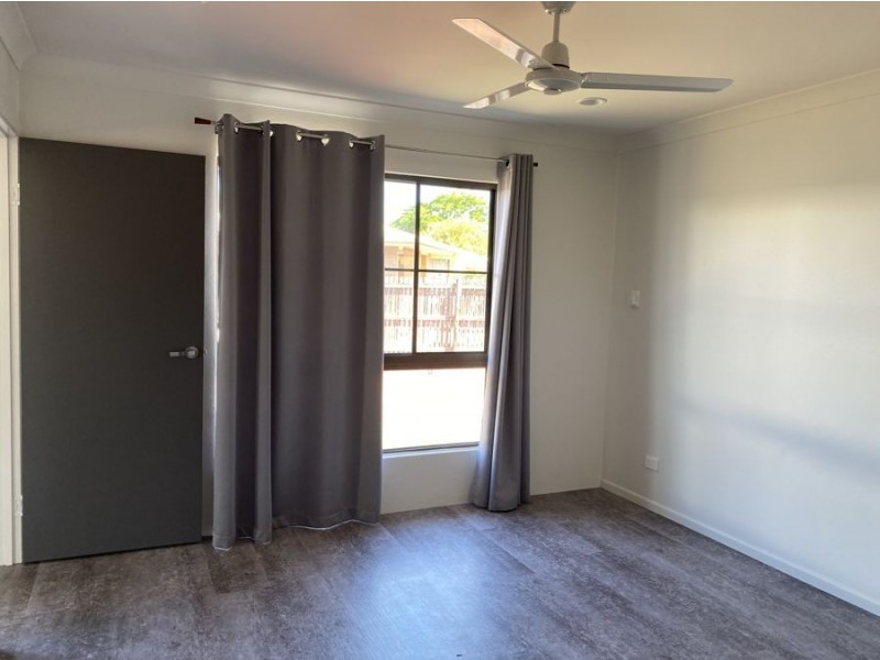 2/4 Peter Court, Andergrove QLD 4740