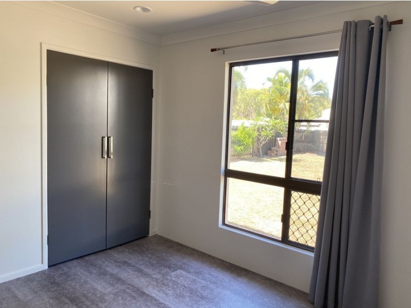 2/4 Peter Court, Andergrove QLD 4740
