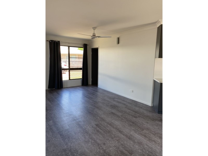 2/4 Peter Court, Andergrove QLD 4740