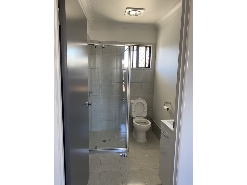 2/4 Peter Court, Andergrove QLD 4740