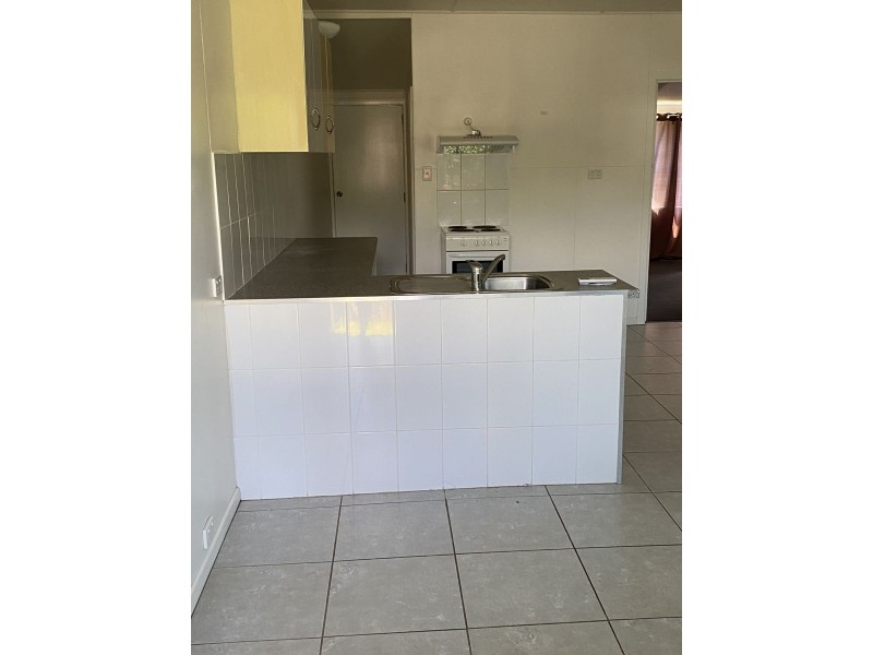 2/52 Adrian Street, West Mackay QLD 4740