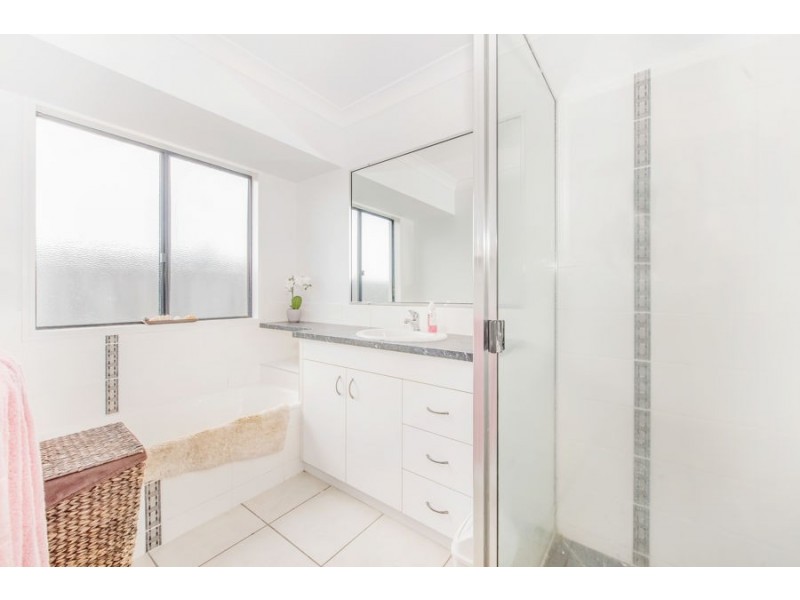 35 Katey Crescent, Mirani QLD 4754