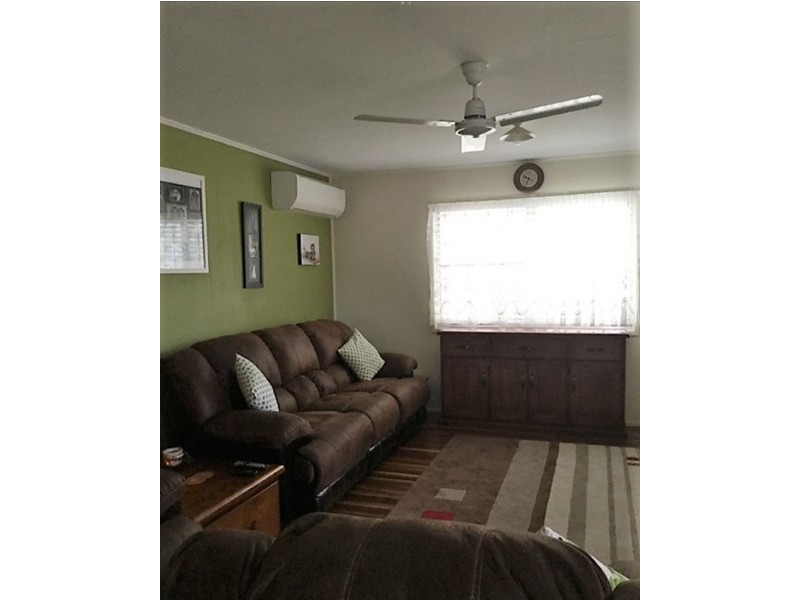 24 Brock Crescent, Dysart QLD 4745