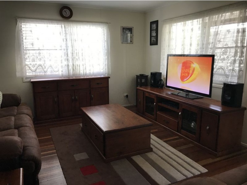 24 Brock Crescent, Dysart QLD 4745