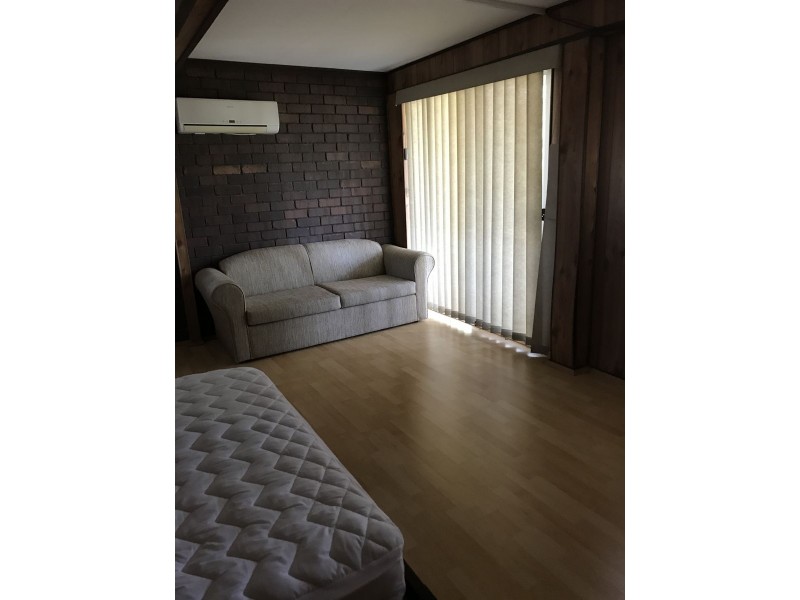 24 Brock Crescent, Dysart QLD 4745