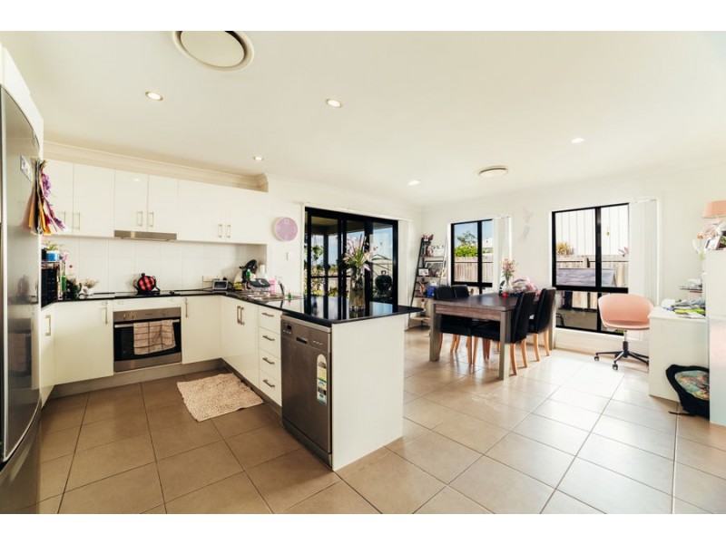 21 Dorothy Place, Mirani QLD 4754