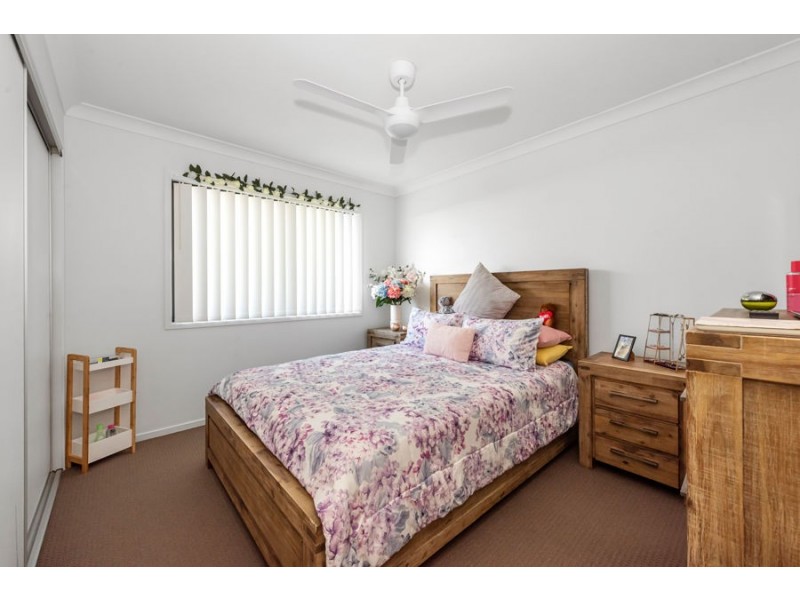 15 Phoenix Crescent, Rural View QLD 4740