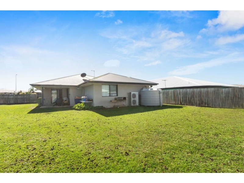 15 Phoenix Crescent, Rural View QLD 4740