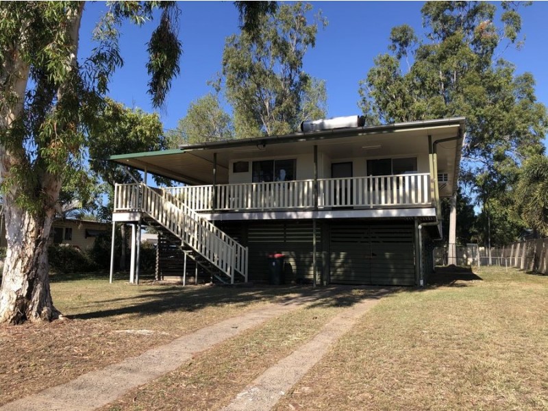 30 Middle Crescent, Dysart QLD 4745