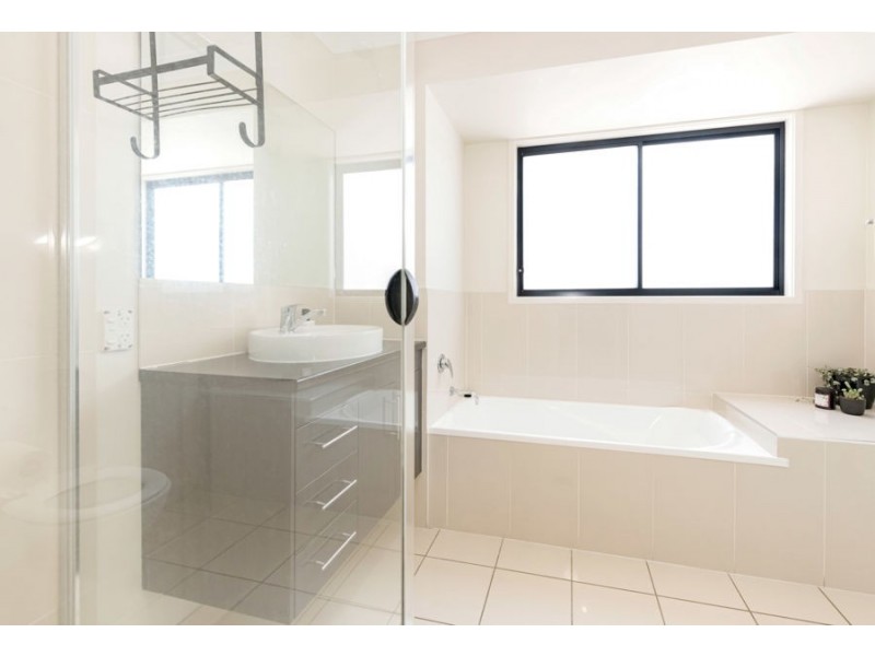 14 Burge Court, Glenella QLD 4740
